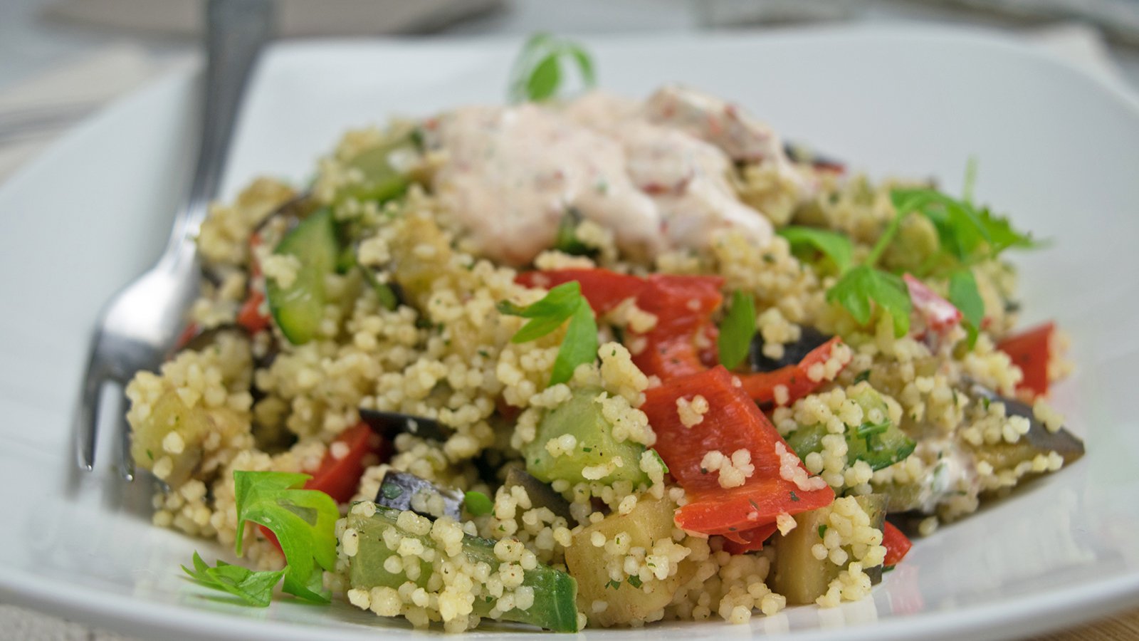 8-mart yotoqxonadagi jinsiy aloqa va erotika (video)