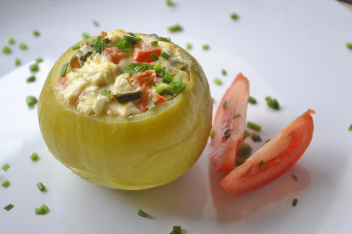 Gefüllter Kohlrabi mit Tomaten