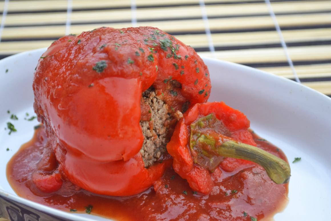 Peperoni aus dem Römertopf
