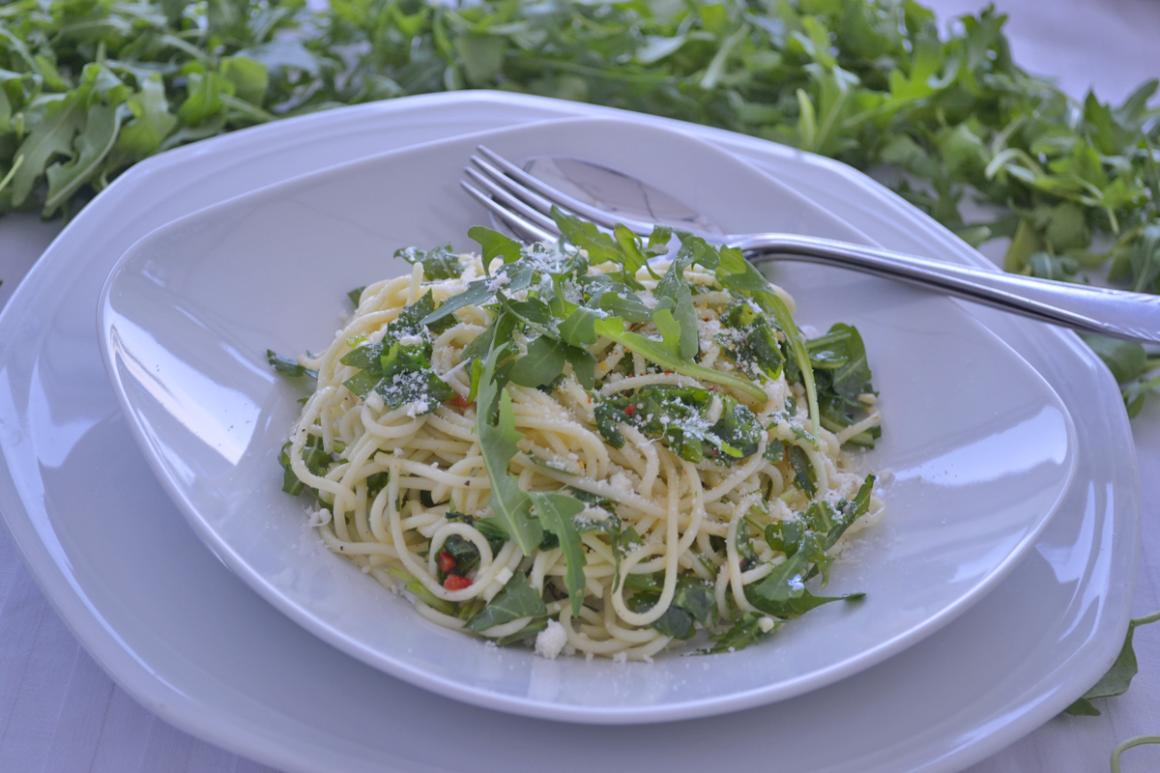 Spaghetti an Zitronen-Rucolasauce