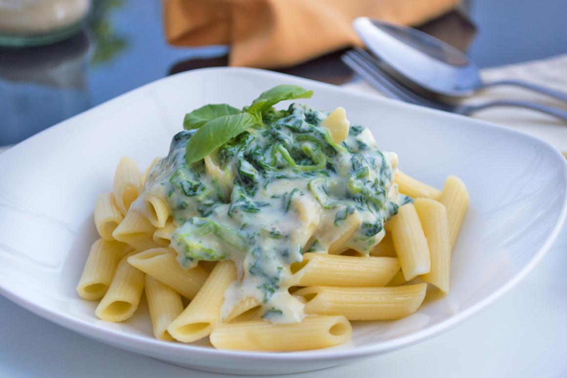 Cremige Popaipenne mit Spinat