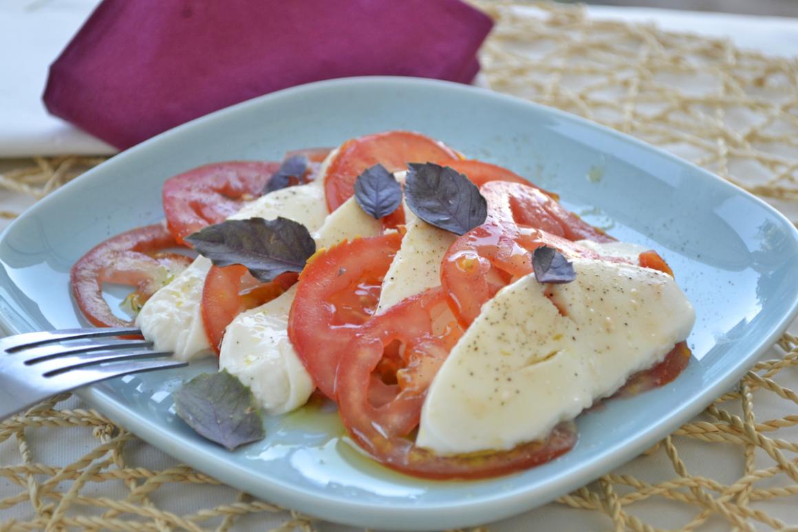 Tomaten-Mozzarella-Salat
