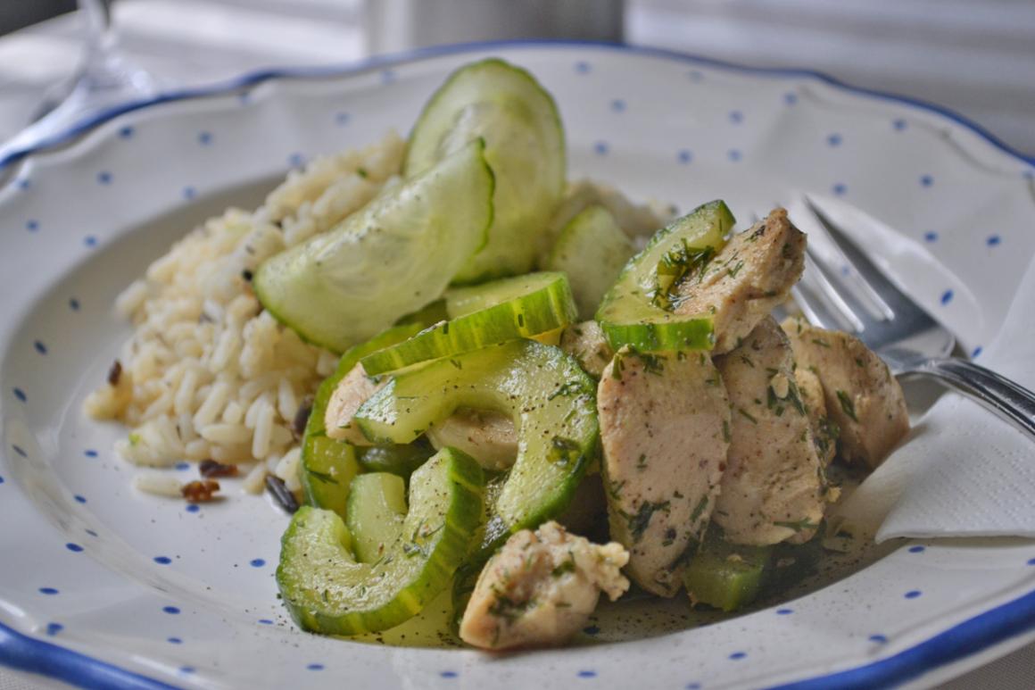 Poulet-Ragout mit Gurken