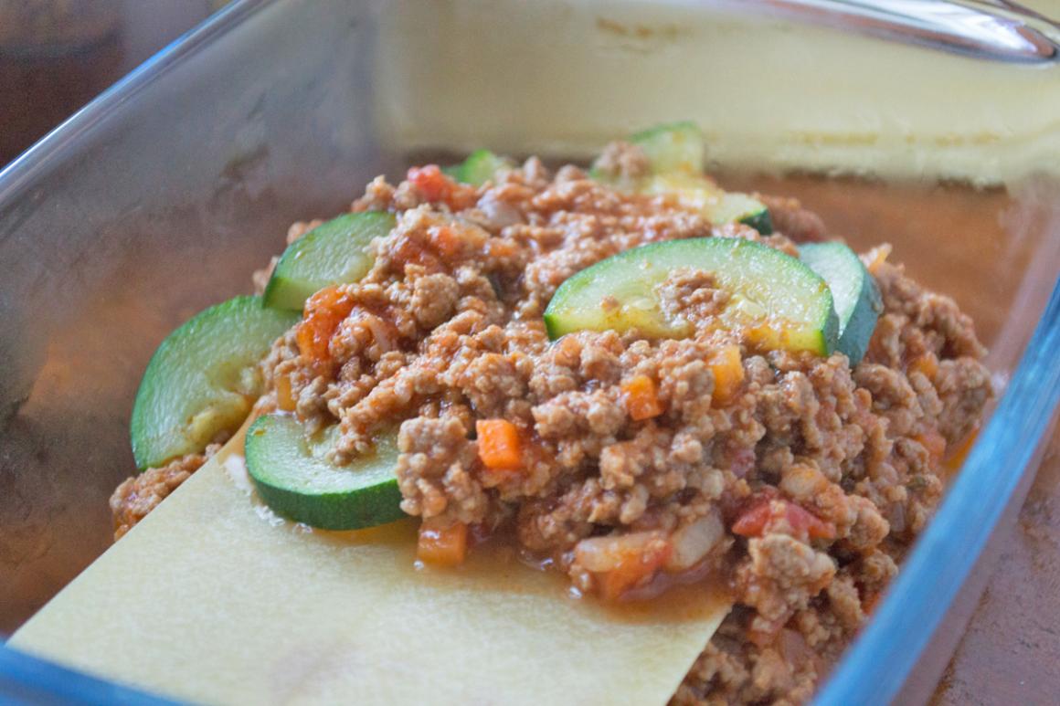 Rindslasagne mit frischem Zucchetti und Basilikum