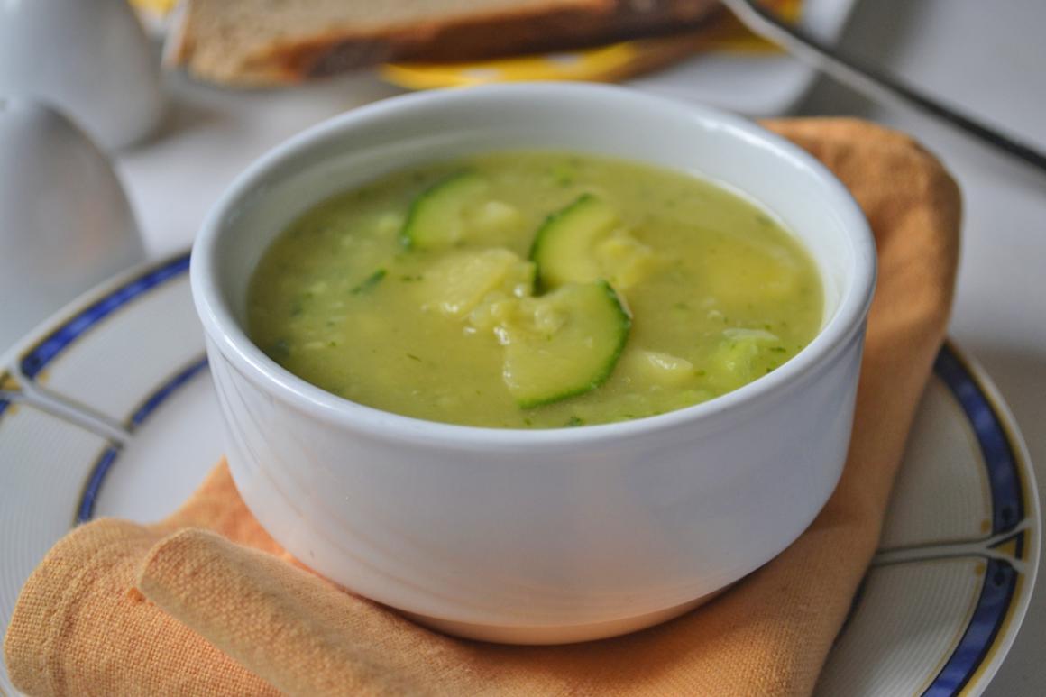 Fastensuppe mit Kartoffeln und Zucchetti