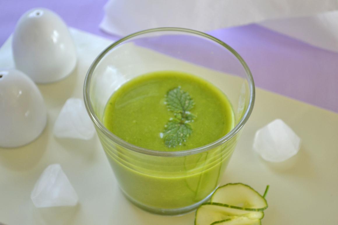 Kalte Erbsensuppe
