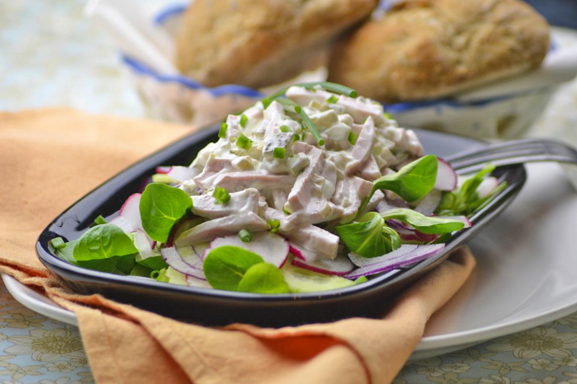Trutenwurstsalat mit Radiesli