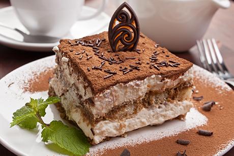 Tiramisu mit Eier und Mascarpone