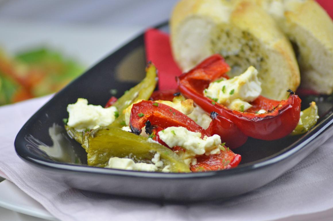 Geröstete Peperoni mit Fetakäse - Rezept