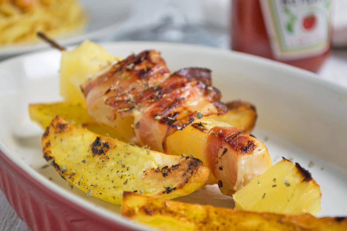 Ananas-Pouletspiesse