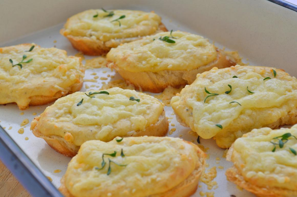 Croûtes au fromage