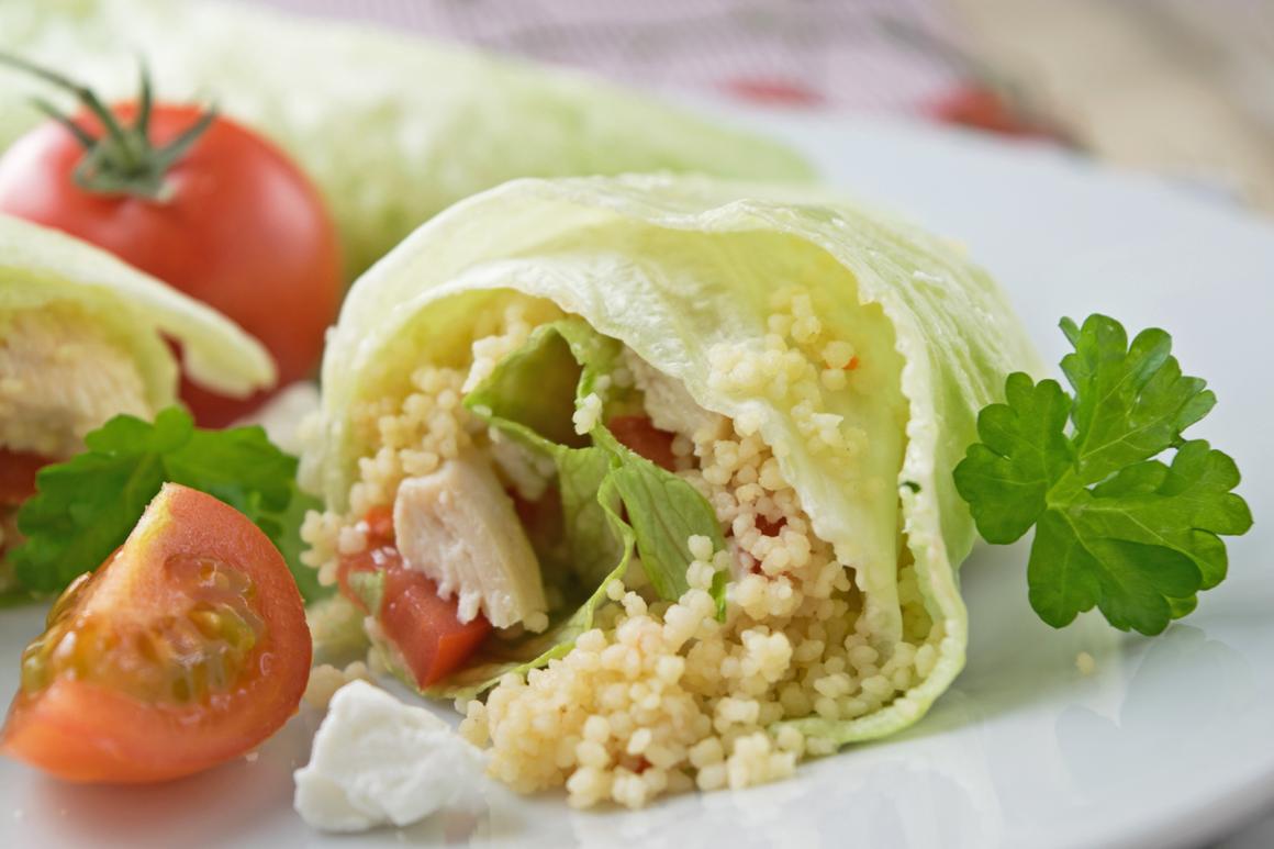 Knackige Eisbergröllchen mit würziger Couscous Füllung