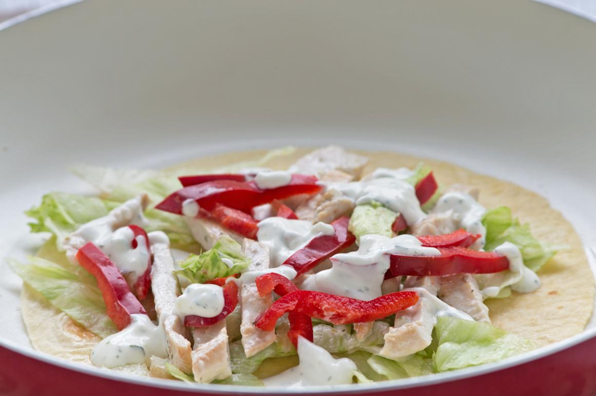 Erfrischende Tortillas mit Pouletstreifen