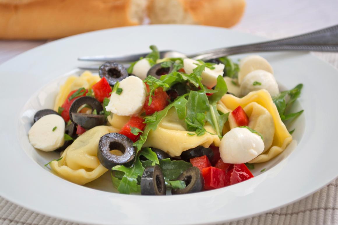 Tortellinisalat mit Rucola
