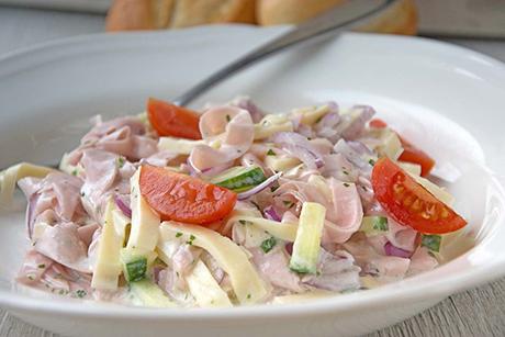 Schweizer Wurst-Käse Salat