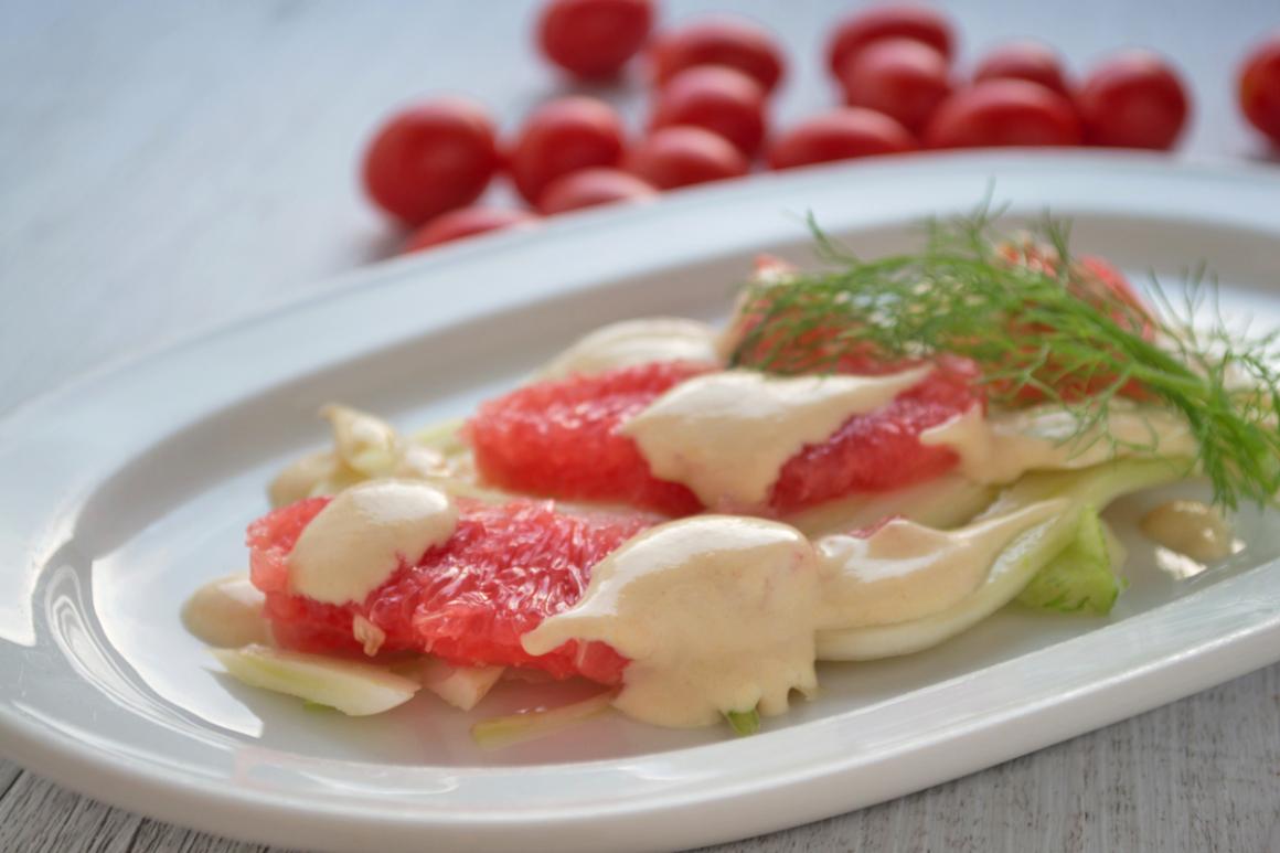 Saurer Fenchel-Grapefruitsalat