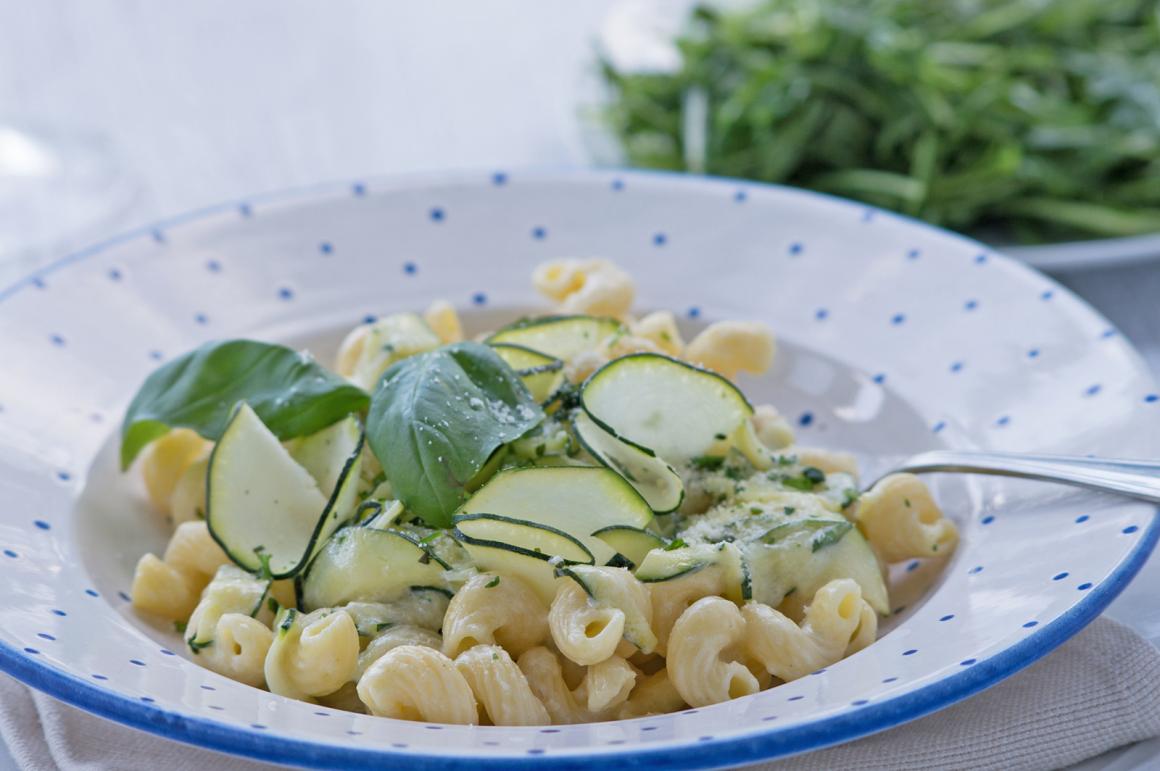 Pasta mit Zucchini-Sauce