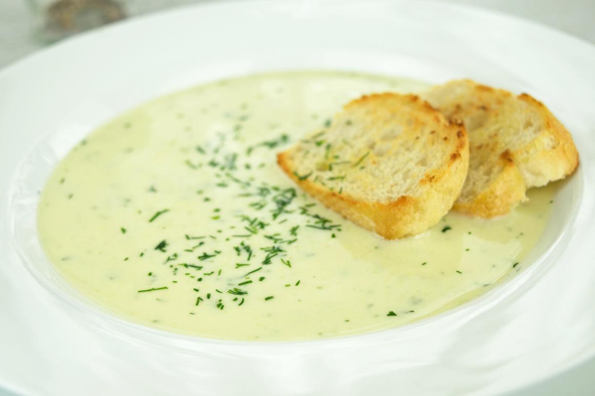 Würzig-kalte Gurkensuppe