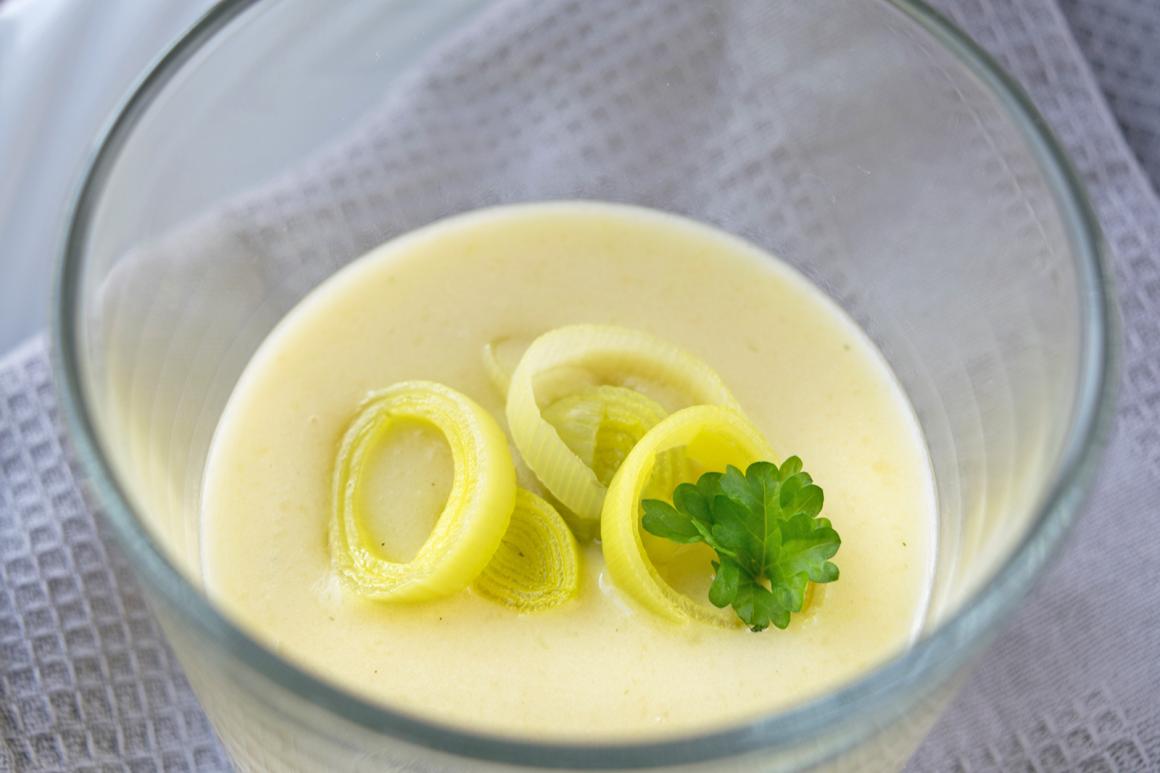 Kalte Kartoffelsuppe mit Lauch- Rezept