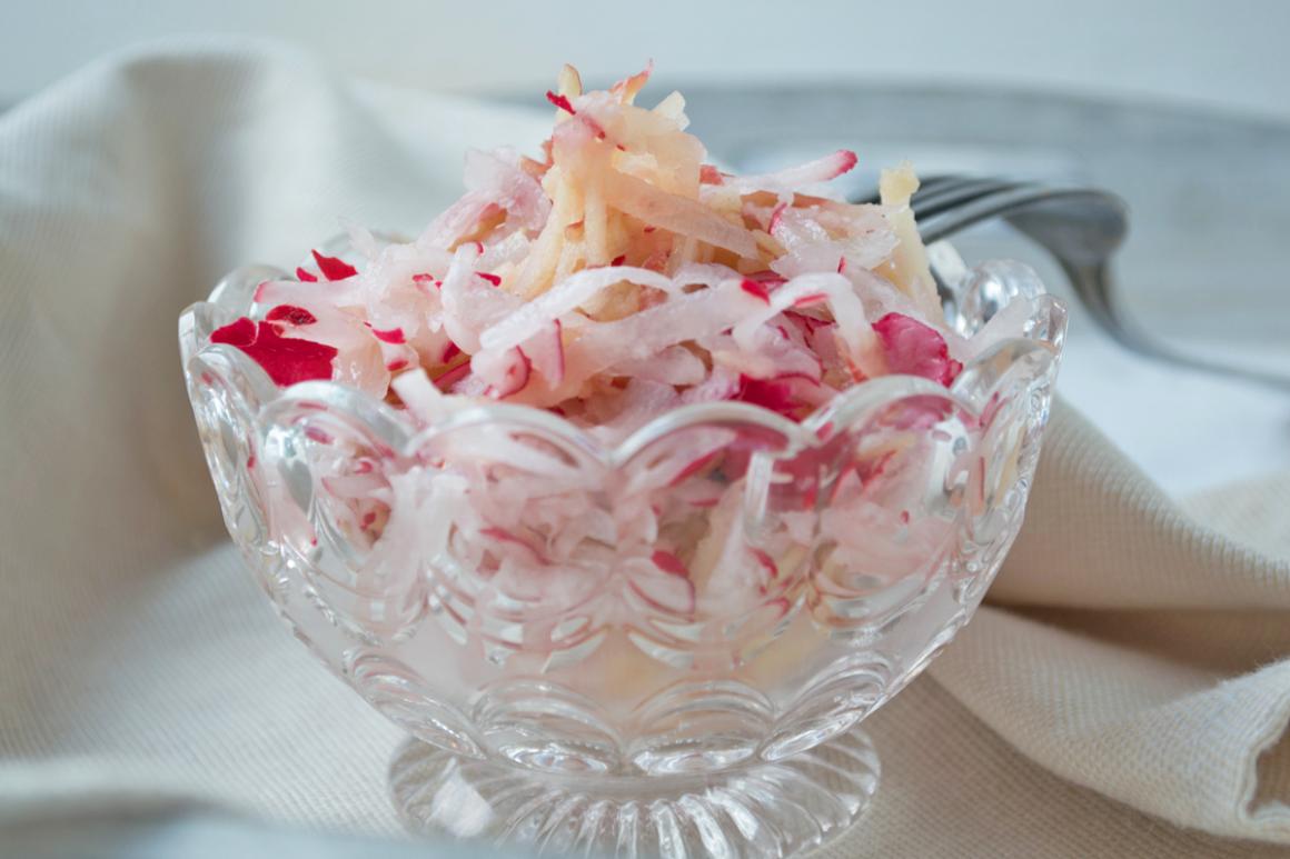 Radieschen-Obstsalat