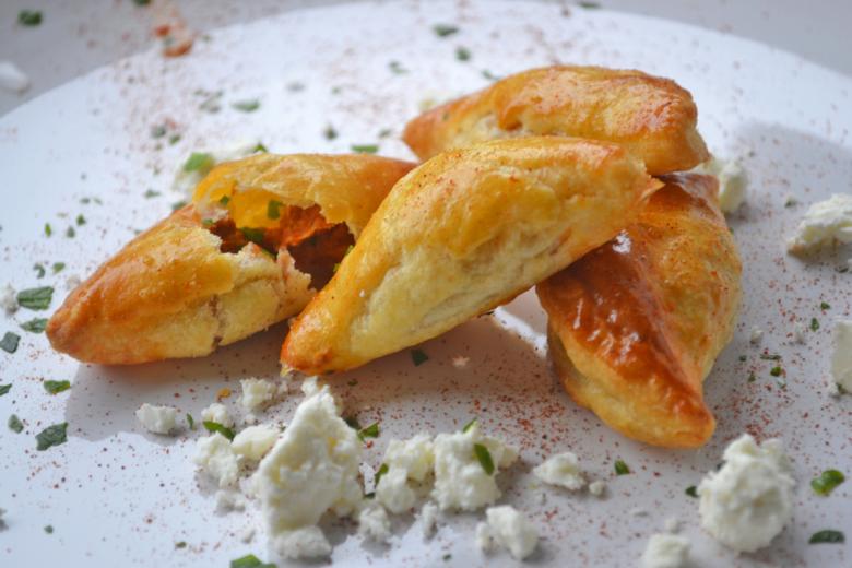Empanadillas mit Schafskäse