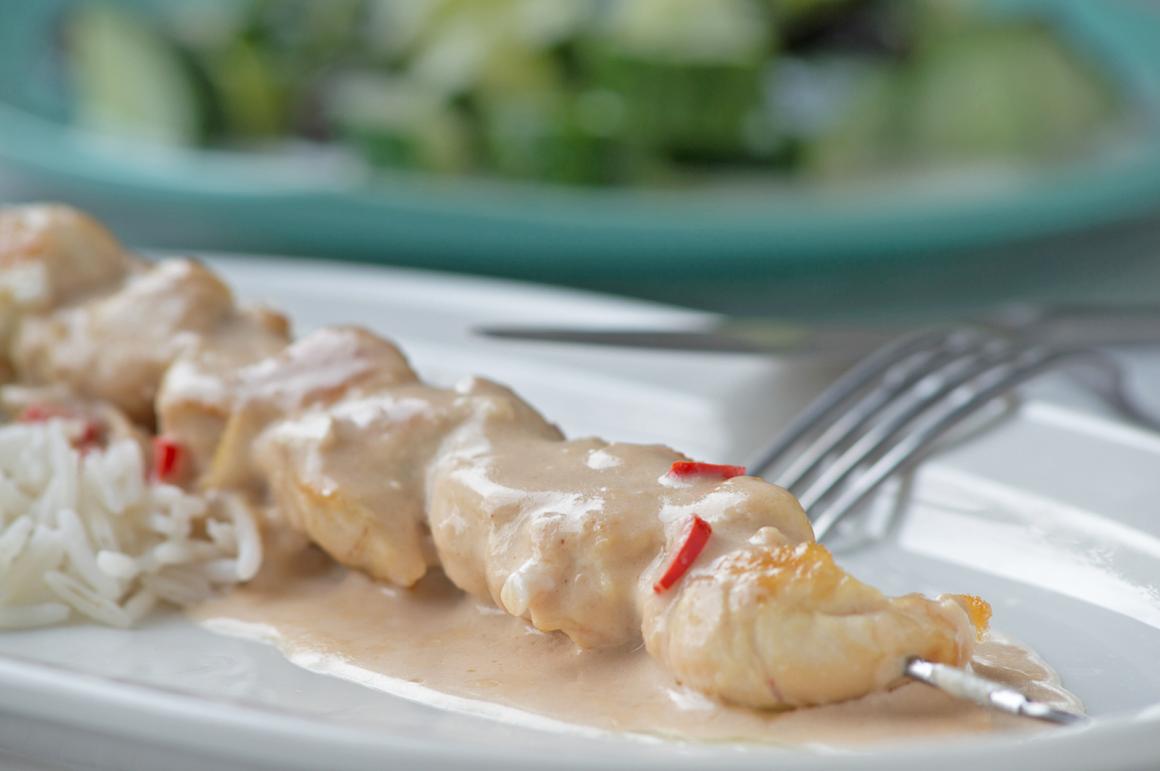 Satay-Spiesse mit Erdnussdip