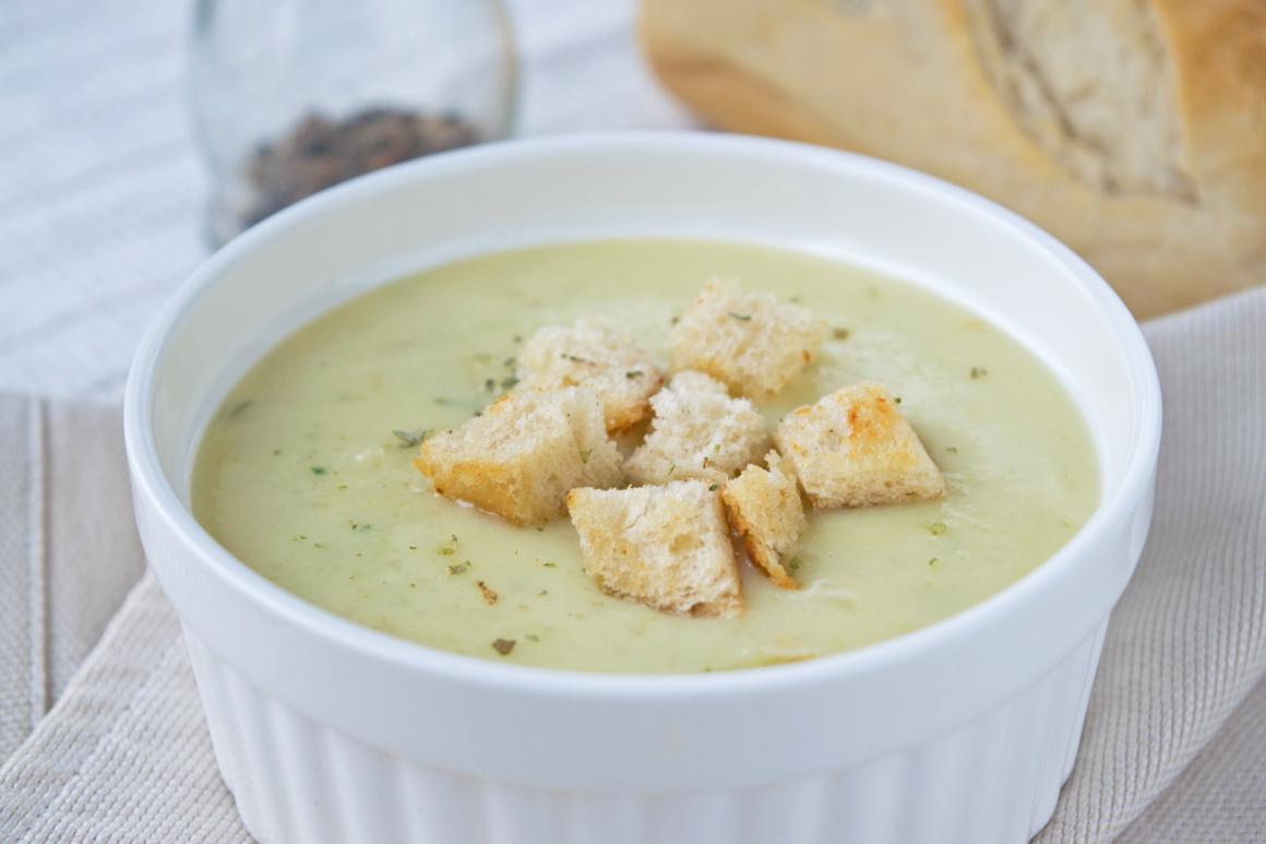 Zucchettisuppe mit Ingwer-Croutons