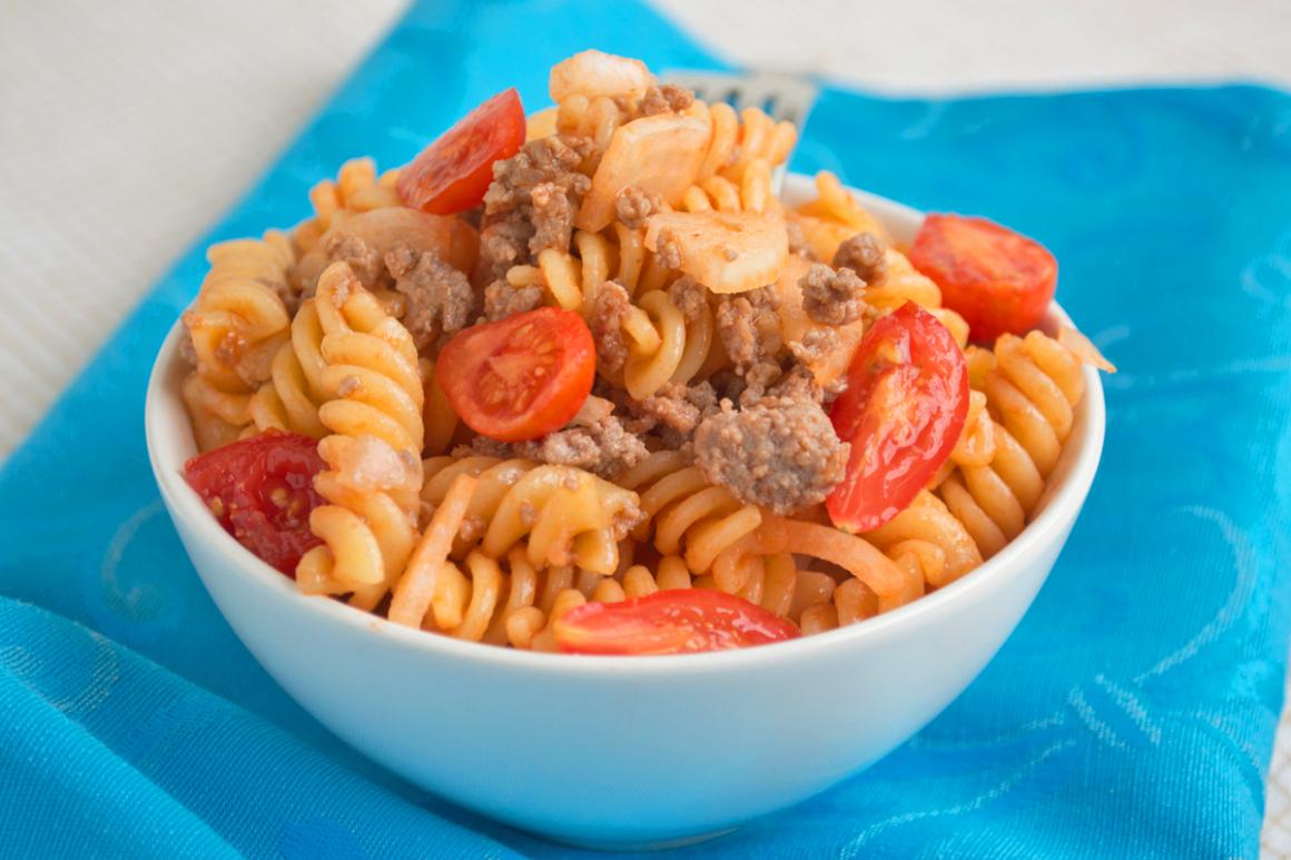 Nudel-Hackfleisch-Salat