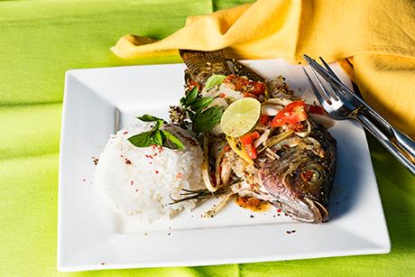 Grillfisch mit Zitronen-Kräuterbutter