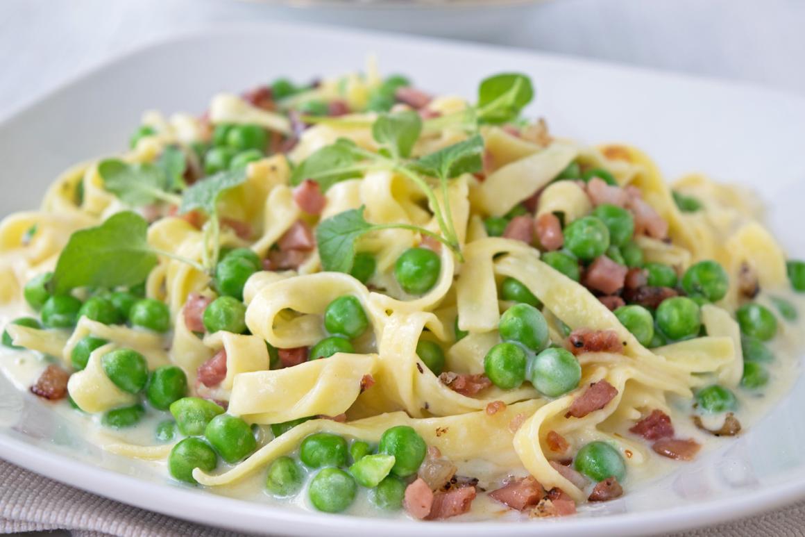 Linguine an Mascarpone Sauce