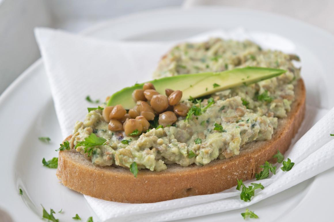 Avocadoaufstrich mit Linsen