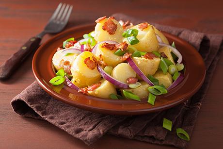 Warmer Kartoffelsalat mit Speck