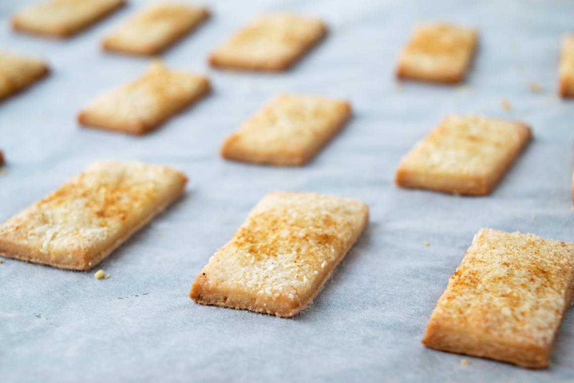 Parmesancracker mit Chili
