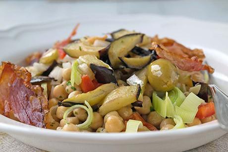 Auberginensalat mit Kichererbsen