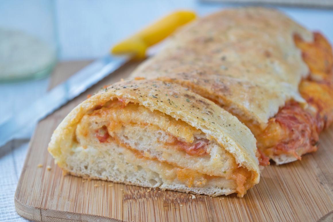 Käse-Kräuter-Rollbrot