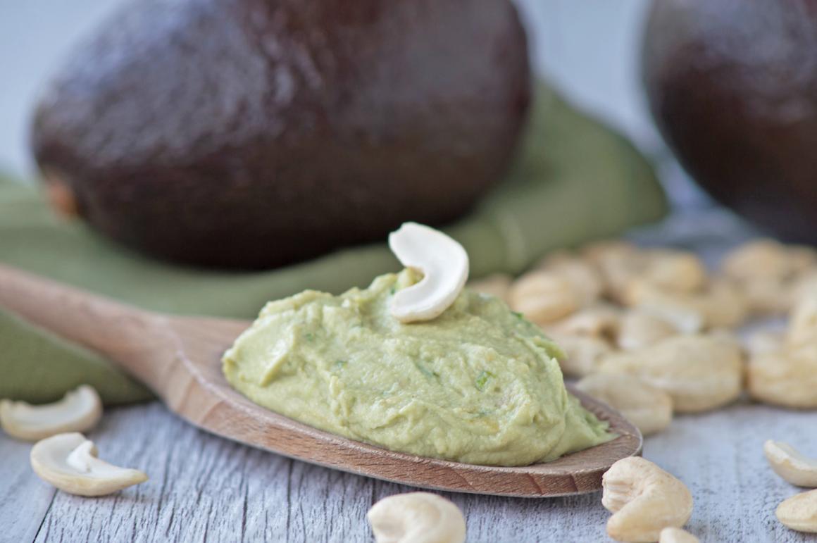 Cashew-Avocado-Crème