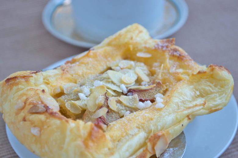 Rhabarber Blätterteigkuchen
