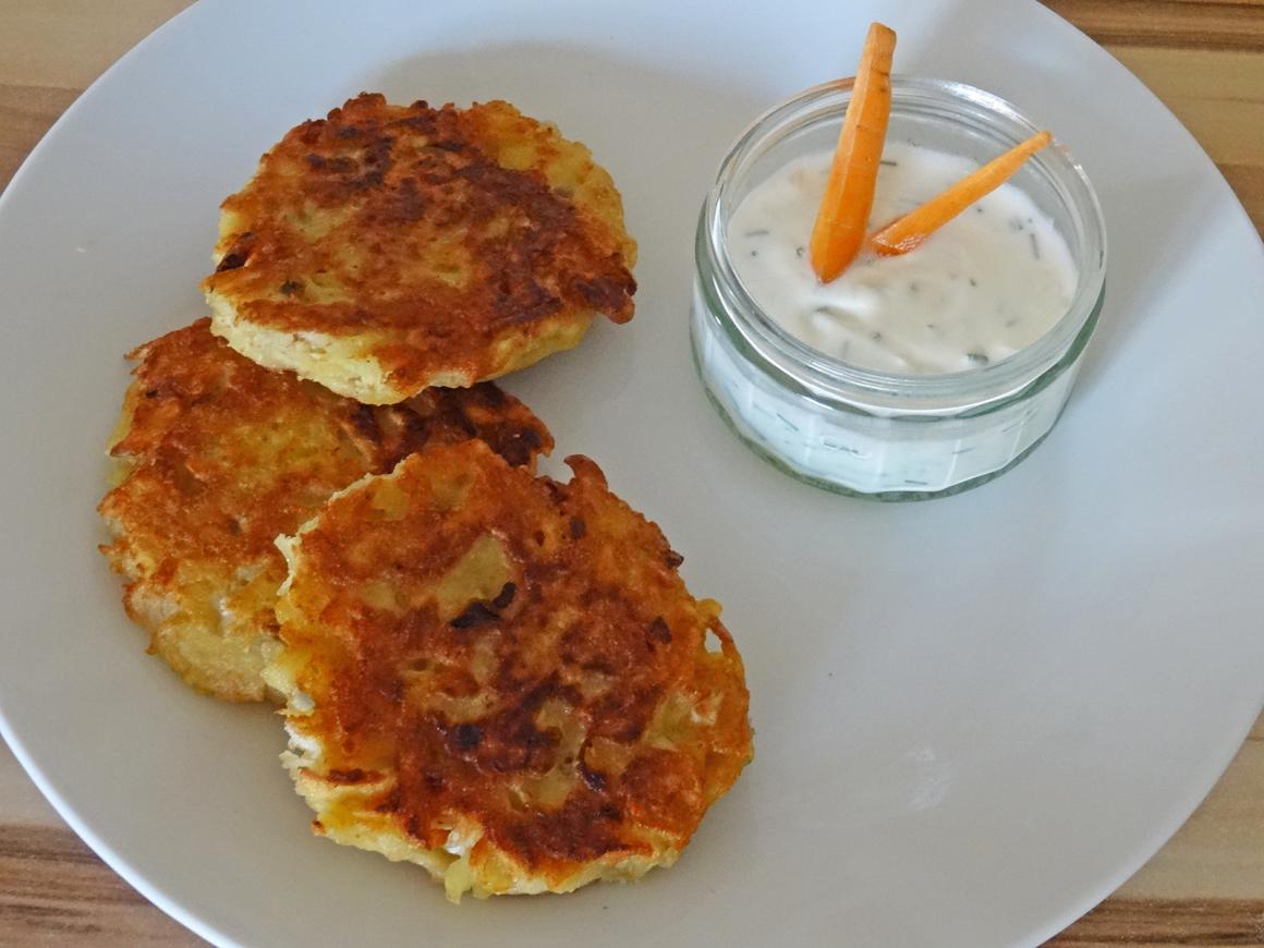 Kürbis-Kartoffelpuffer mit Joghurtdip