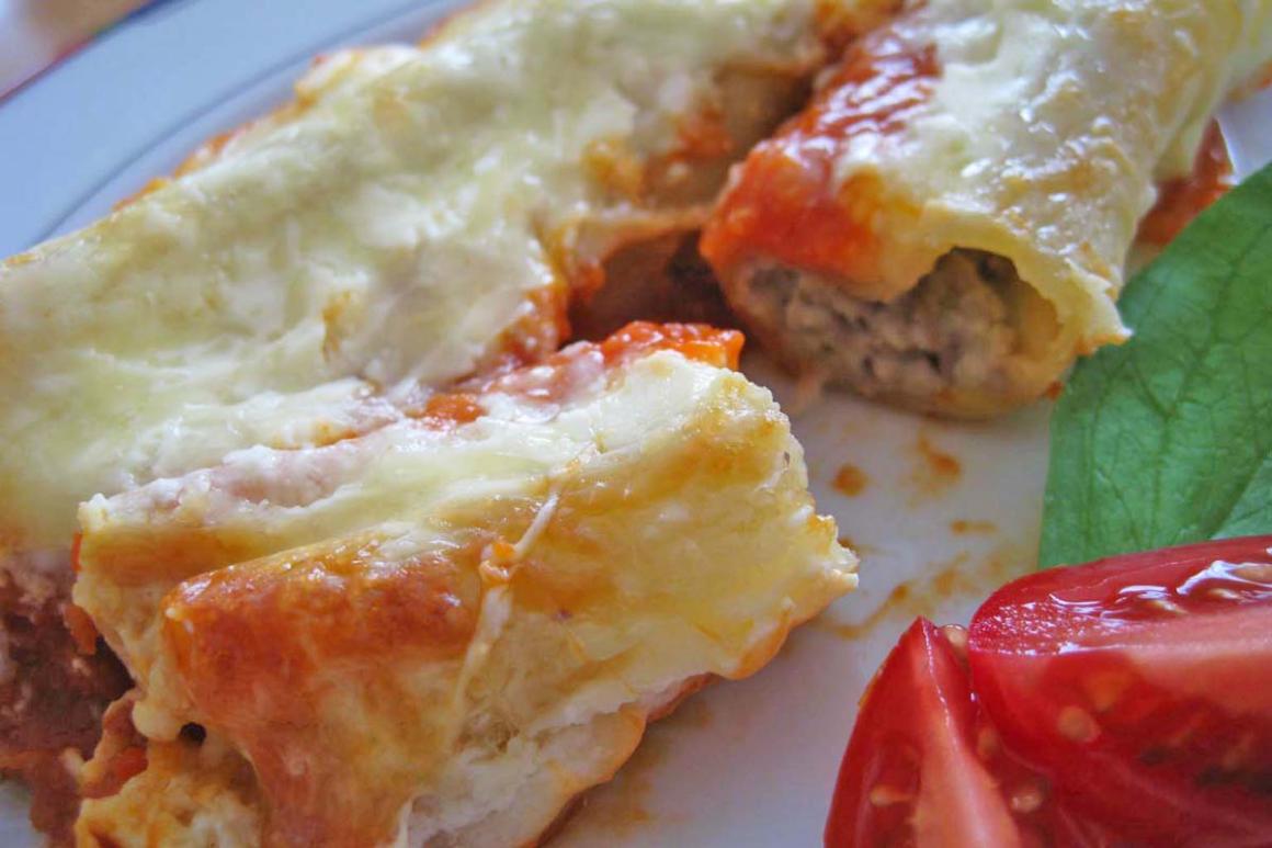 Cannelloni mit Hackfleisch-Ricotta-Füllung