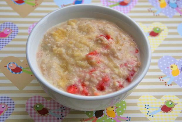 Obstbrei mit Getreide
