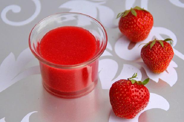 Coulis mit Erdbeeren