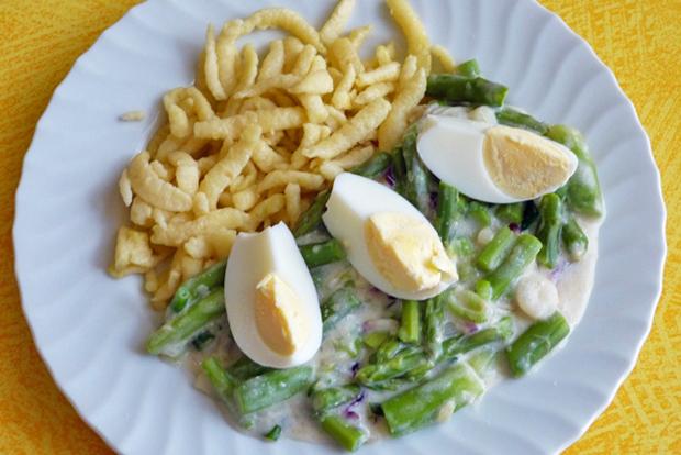 Zwiebel-Spargel-Ragout