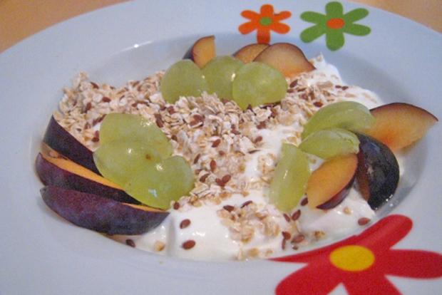 Schafmilchjoghurt mit Früchten - Rezept