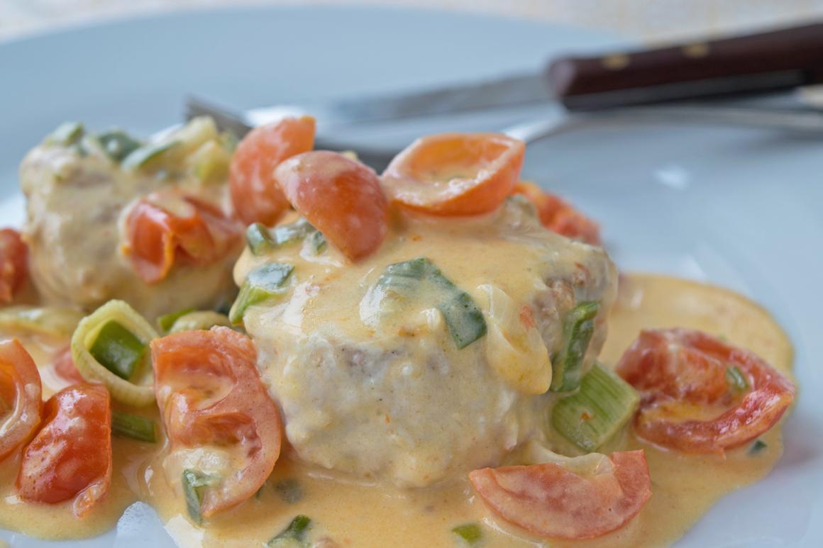 Schweinsfilet an Weinsauce und Oregano