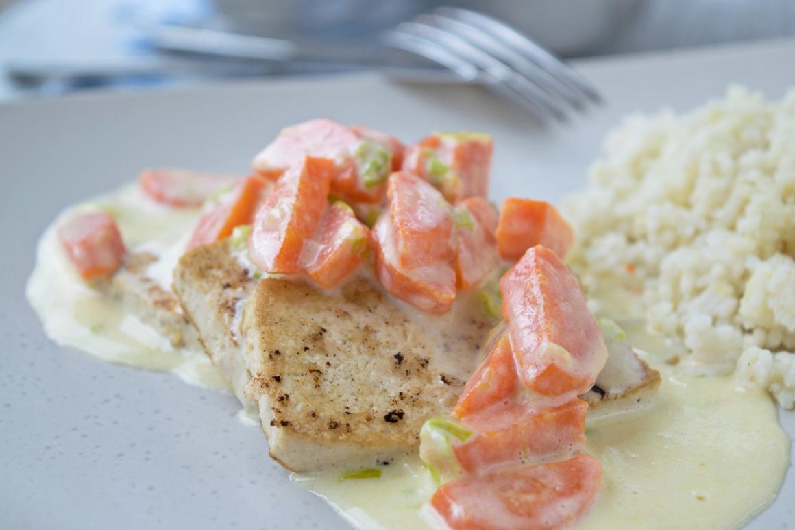 Tofu mit Gemüse in Zitronensauce
