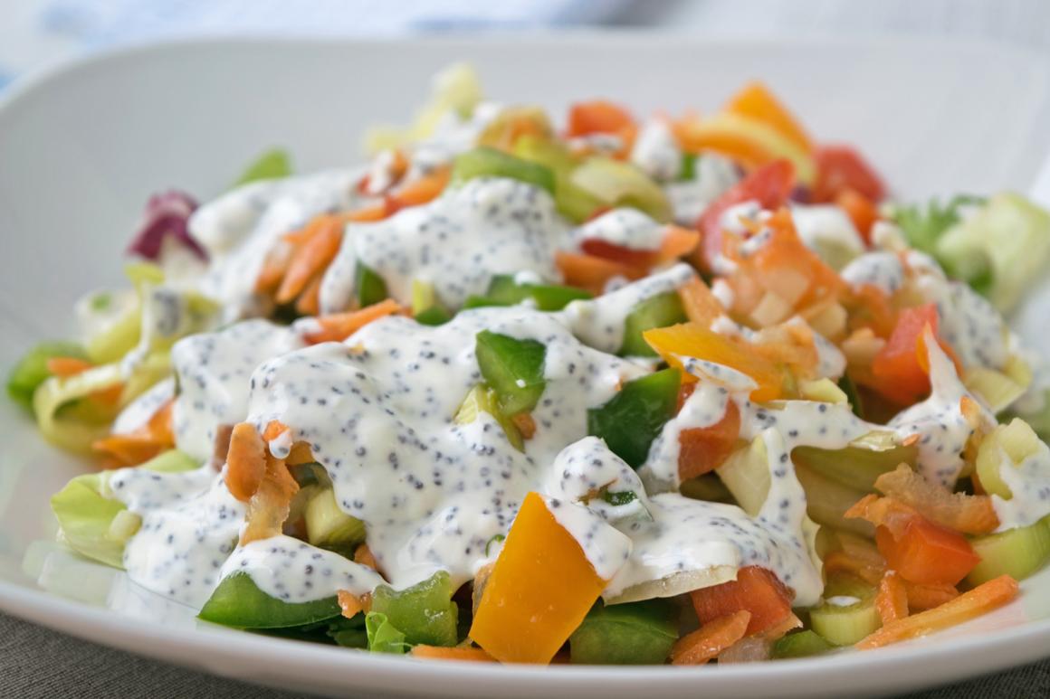 Cremige Mohn-Salatsauce