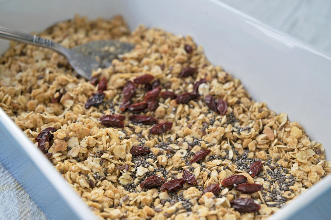 Selbstgemachtes Müesli mit Chia Samen