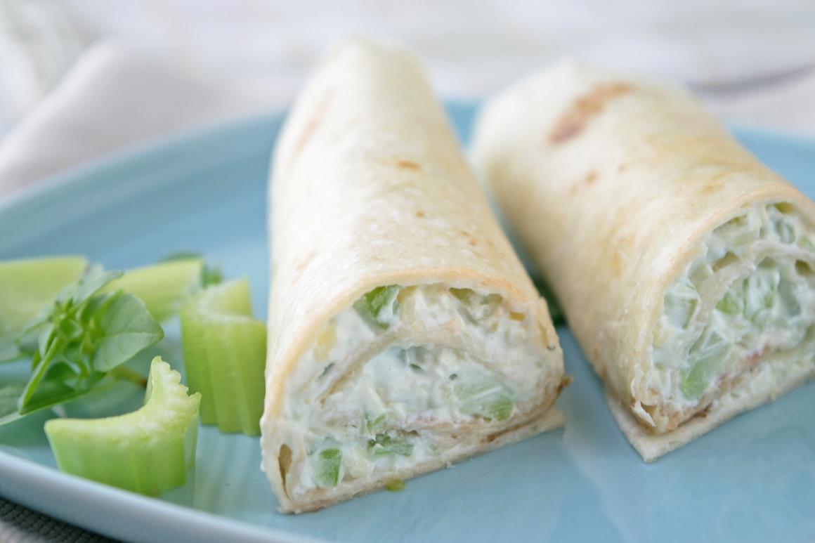 Tortillas mit Hüttenkäse-Sellerie-Füllung