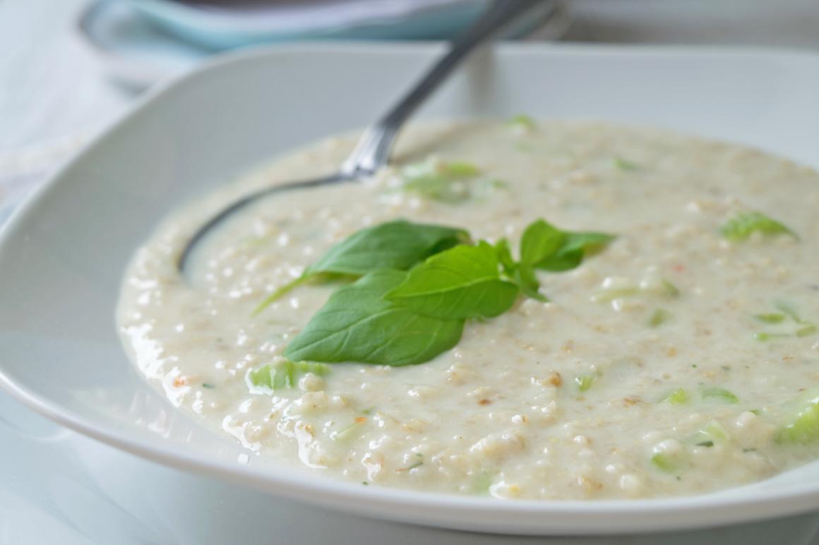 Lauchsuppe mit Haferflocken