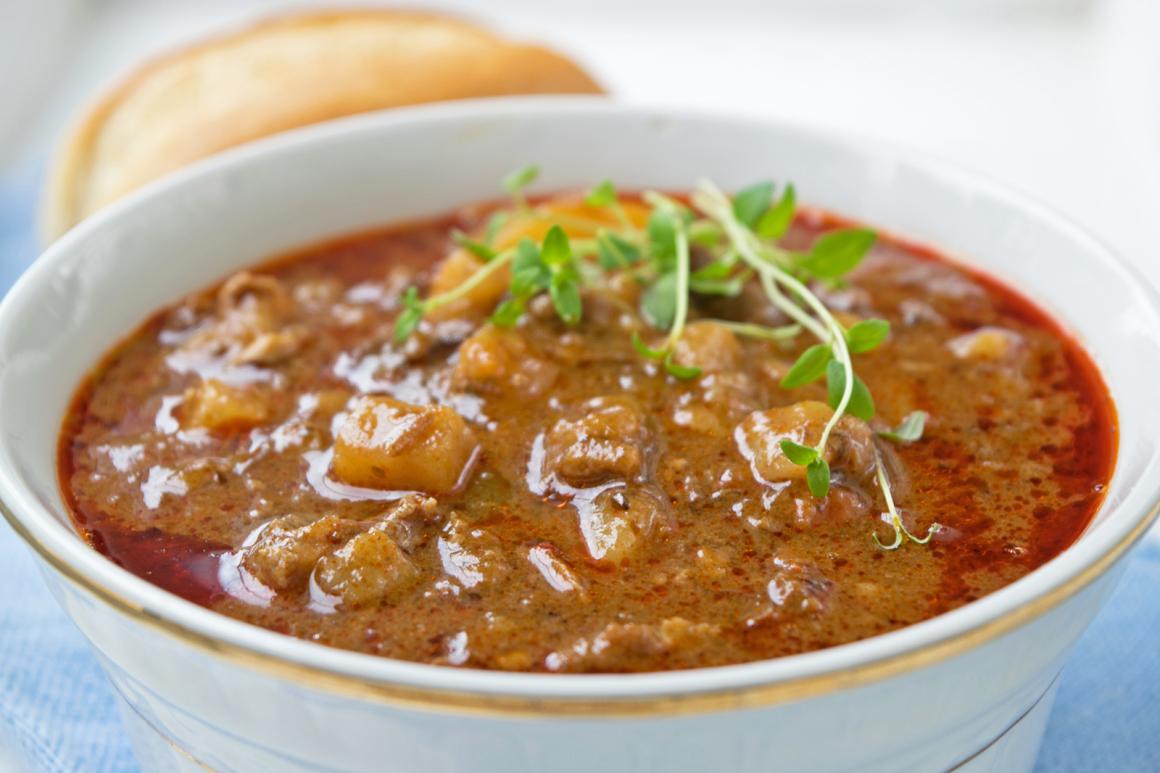 Hackfleischgulasch mit Kartoffeln